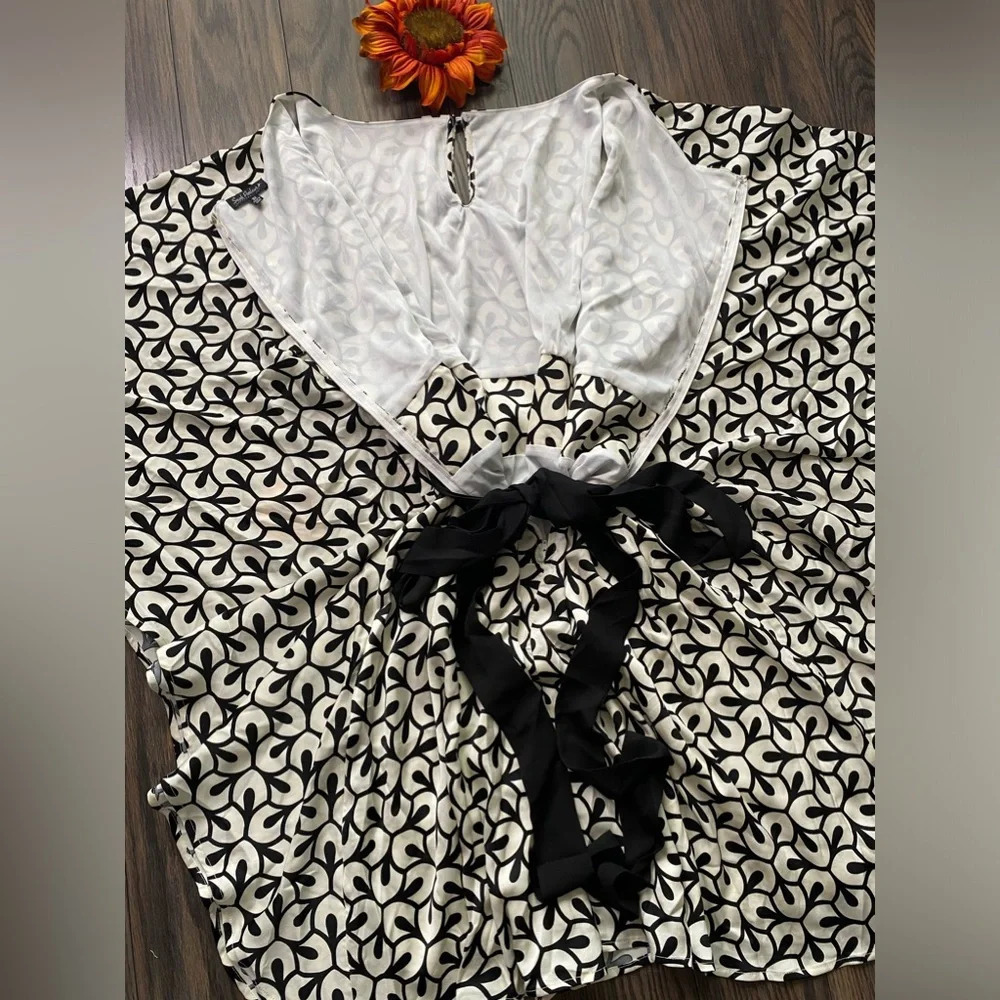 🦋B2G1🦋UNIQUE VINTAGE SMAK PARLOUR Ivory & Black Groovy Horseshoe Print Dress - Picture 11 of 14